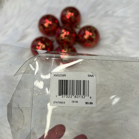 ๐ Must Bundle ๐ Red and Gold Holiday Ornaments (Set of 6) - Picture 6 of 10